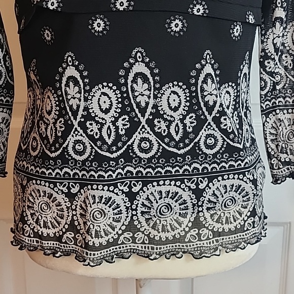 Axcess Mesh Blouse - Picture 3 of 11